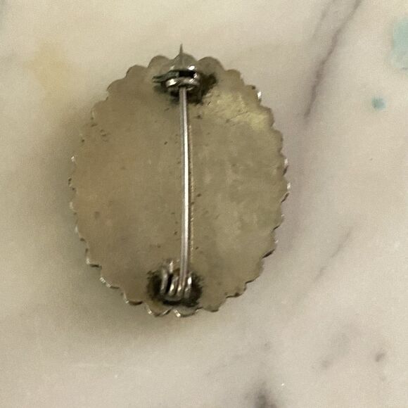 Vtg Silvertone Oval Petit Point Hand Embroidered Floral Rose 1.25"Brooch Pin - Picture 4 of 7